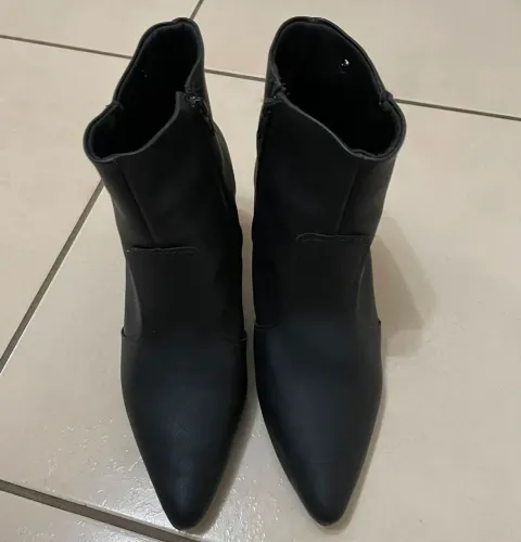 Botas e sapatos