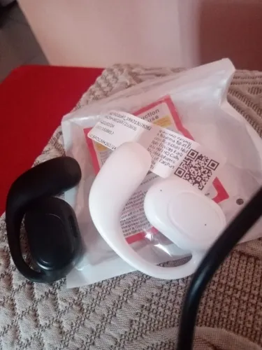 Vendo 2 microfones Novo prende na orelha leia descrição 