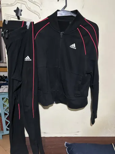 Conjunto agasalho adidas feminino p