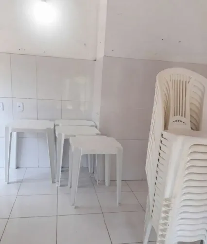4 jogos de mesa e cadeira