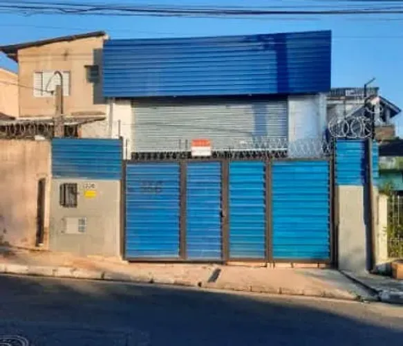 Galpão na Rua Democracia, 336 200 m²