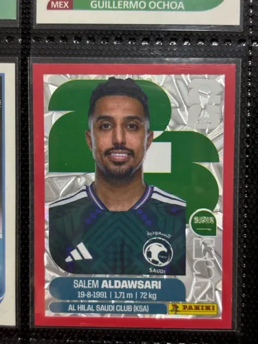 RED CRUMPLE SALEM ALDAWSARI