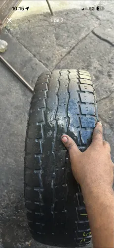 vendo 4 pneus 215/75-15