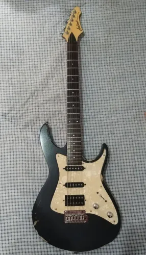 Vendo Guitarra Super Strato