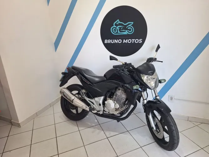 CB 300 2012, vela fina. Moto impecável!!