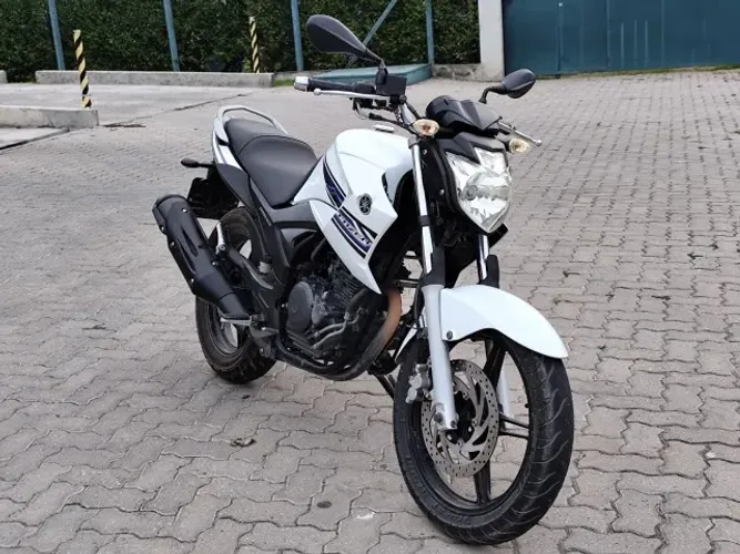 Fazer 250 Blueflex 2014 - Revisões na Yamaha + Manual e chave reserva!!!
