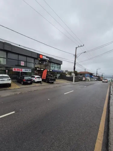Sala comercial na Praia Comprida em São José