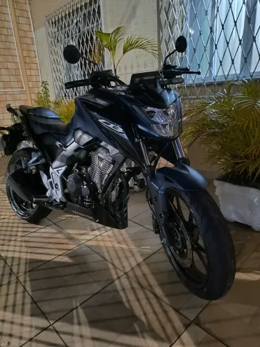 Aceito moto do meu interesse 6 mil km na garantia de fábrica aceito cartão e financ