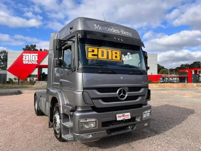 MERCEDES BENZ AXOR 1933 4X2 2018 ÚNICO DONO
