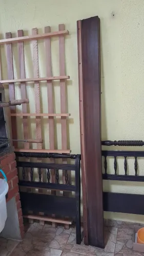 Cama de solteiro e colchão