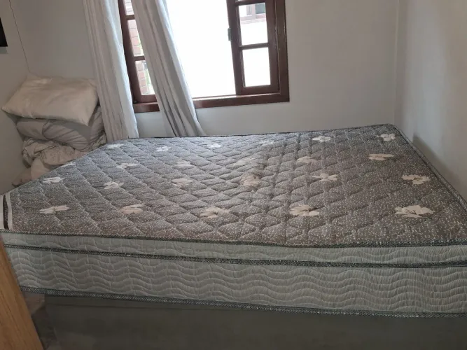 Vendo colchão de casal.