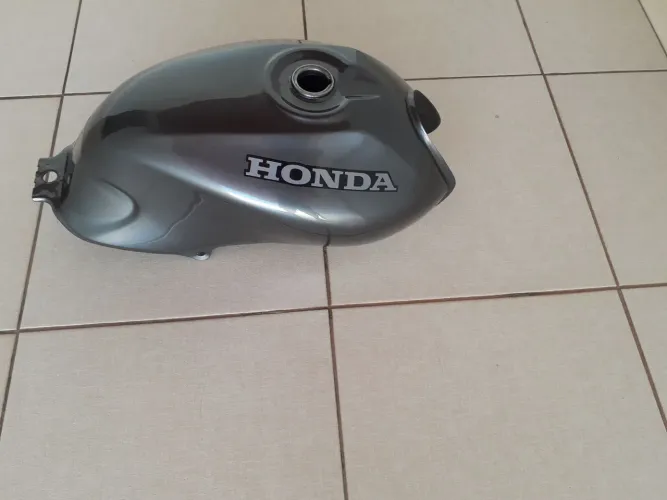 tanque fan 125 do ano 2005 ao ano 2008 400 reais a base de troca zap *