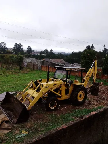 Retroescavadeira Massey Ferguson 86