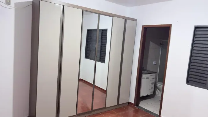 Guarda-roupa Casal Grande 6 Portas com Espelho - 2,38 m
