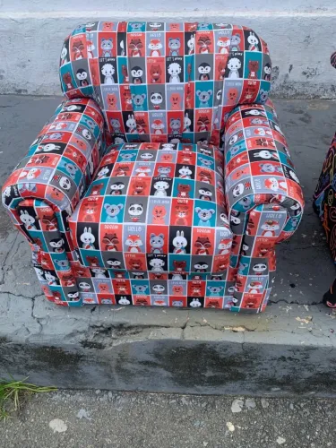 vendo essa linda poltrona infantil