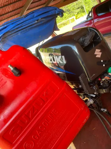 vende-se motor suzuki 30 hp com partida elétrica e com tanque