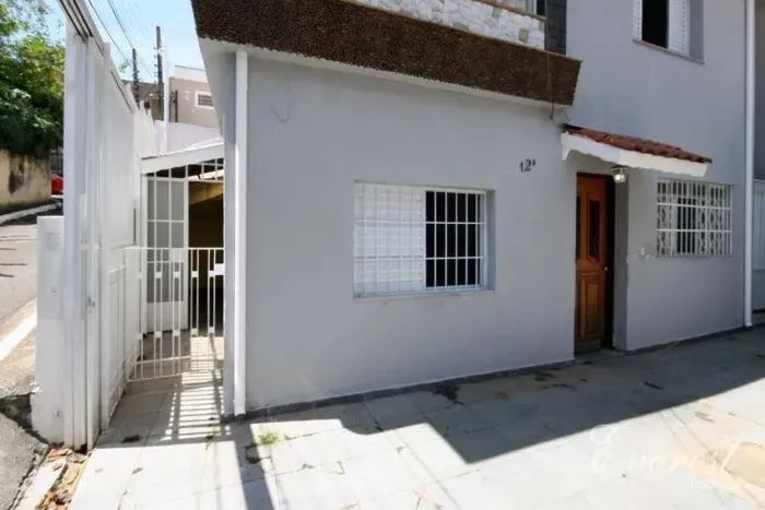 CASA TÉRREA EM VILA - DOIS DORMITÓRIOS - ACLIMAÇÃO - 80 mt² - SEM VAGA.