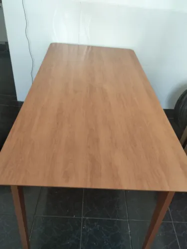 Mesa impecável novinha