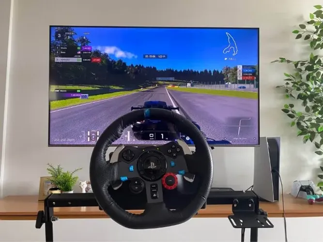 Volante Logitech G29 com cockpit