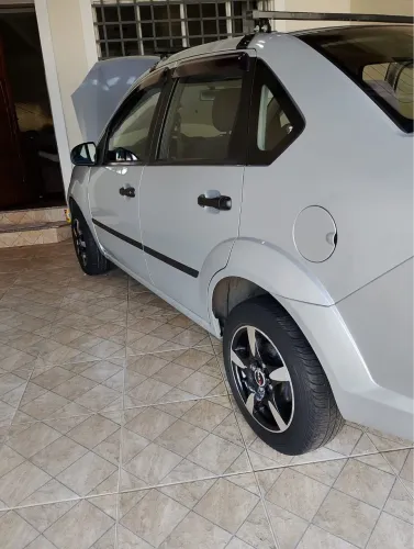 Ford Fiesta Sedan 1.0 8V Flex 4P 2008