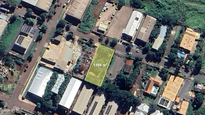 Terreno à Venda em Maringá 1.156m² com Casa e Edícula