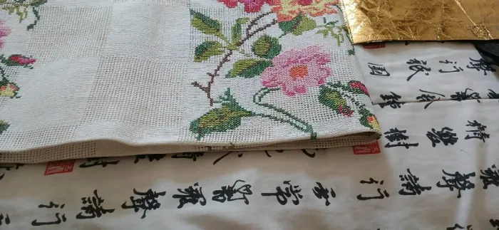 Toalha de mesa bordada à mão em ponto cruz