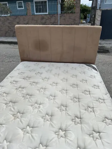 Vendo cama box Queen