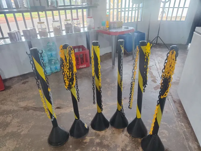 Kit Cone de Sinalização com Corrente 30 Metros Organizar Fila