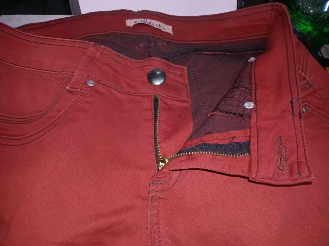 Calça  ocre camuflada com preto