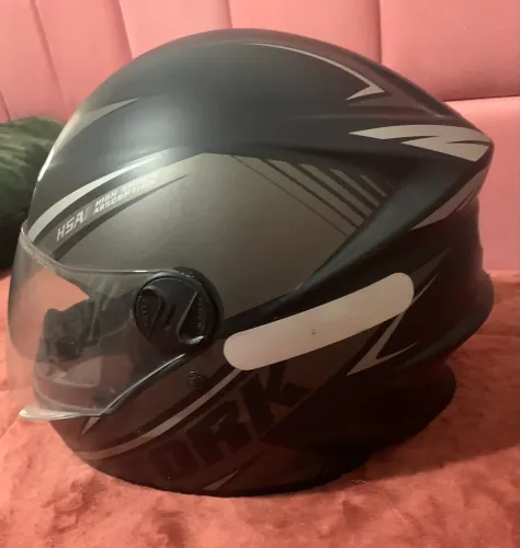 Capacete preto com cinza 58