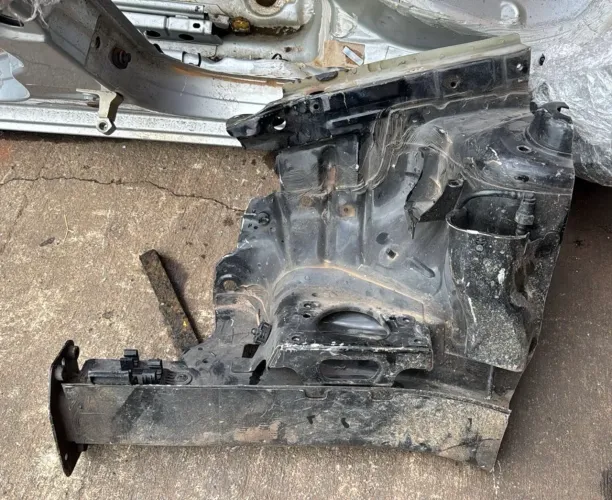 Caixa de roda direita Volkswagen gol voyagen saveiro G5 G6 G7 G8 original 