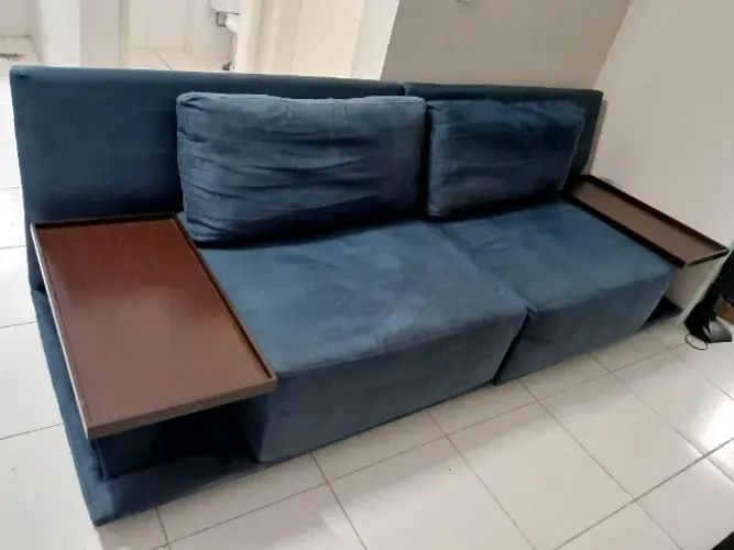 ABAIXOU O PREÇO..Ilha modular com bandejas laterais acopladas, revestido em tecido aveluda