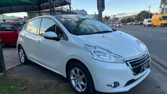 Peugeot 208 Allure 1.5 Flex 8V 5P 2015