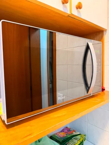 Micro-ondas 33L Philco Limpa Fácil PMO38E 1400W 127V