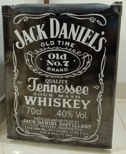 Frigobar Consul Compact 80L, Customizado Jack Daniel's - Gelando Perfeitamente!