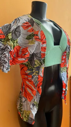 KIMONO ESTAMPADO VESTE ATE UM 40