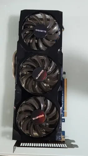 Placa de Vídeo GTX 580 Gigabyte Relíquia, leia o anúncio 