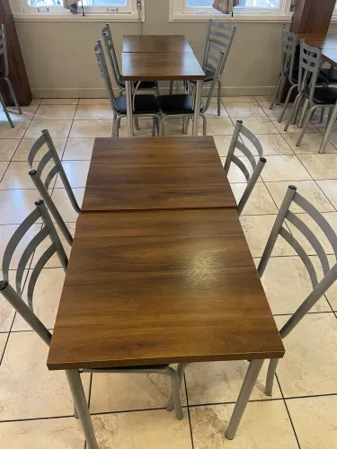 Mesas e cadeiras restaurante