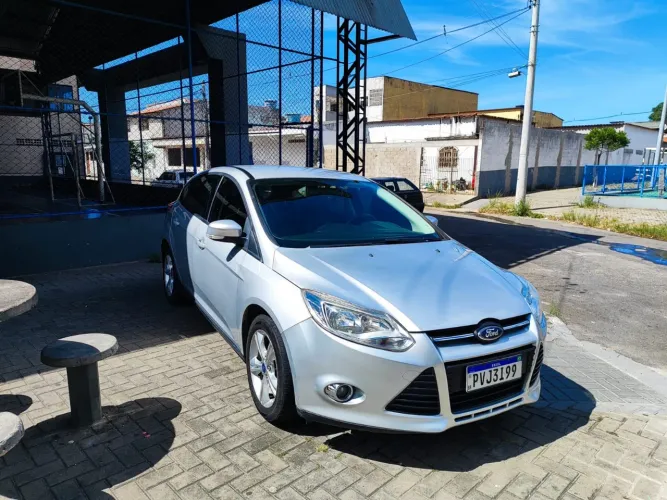 Ford Focus 1.6 S/se/se Plus Flex 8v/16v 5P 2015
