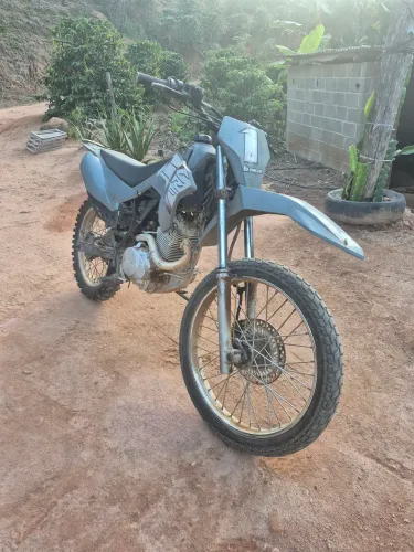 Vendo XR 200 para trilha, ou pra roça 