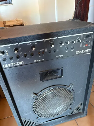 Caixa Amplificada de Som Wattsom