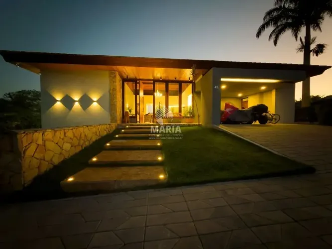Casa de luxo com 06 suítes em condomínio de alto padrão à venda em Gravatá/PE!