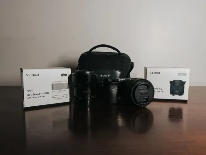 Sony A6000 Seminova + Lentes e baterias