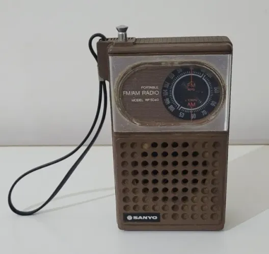 Rádio Sanyo RP 5040