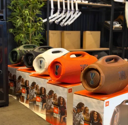 Oportunidade JBL Boombox 4 lacrada
