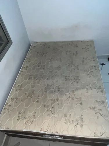 Cama seminova conservada