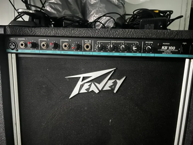 Caixa Peavey Aplificado pra Teclado KB-100