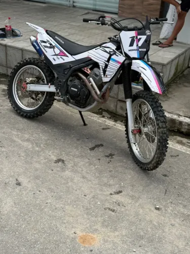 Vendo ou troco CRF 250F ano 2024 em carro do meu interesse ! 