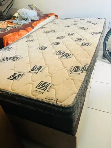 Cama Box Solteiro Completa (Colchão + Base) - Super Conservada