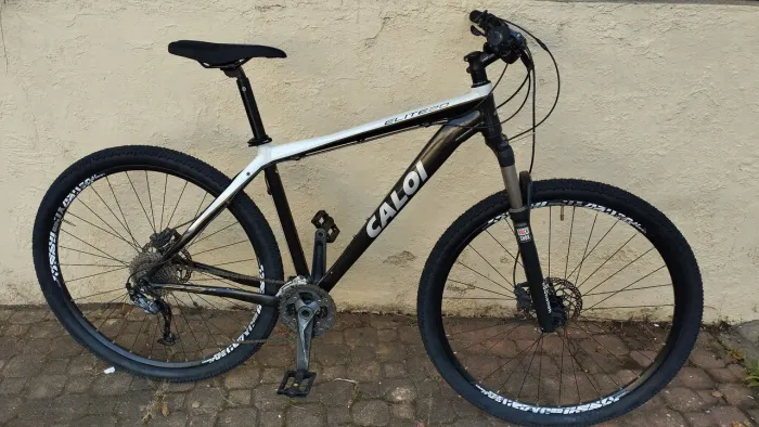 Bicleta Caloi Elite 20 quadro G com suspensão Rock Shoks